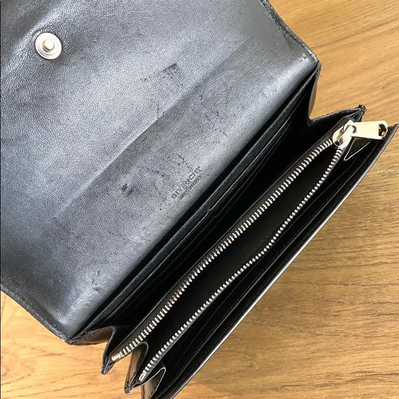 Givenchy Black leather horizontal wallet!! - Picture 5 of 6